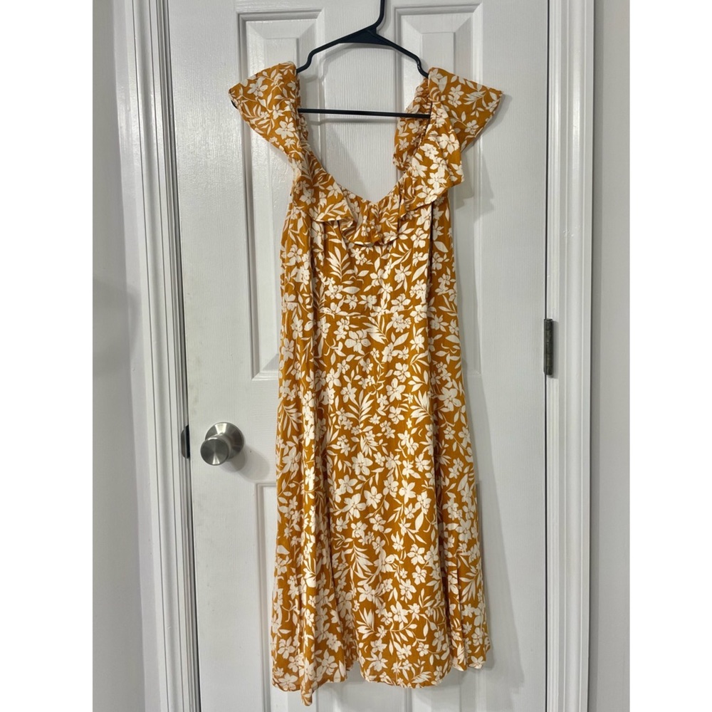 Old Navy NWT Mustard and White Ruffled Collar Dress